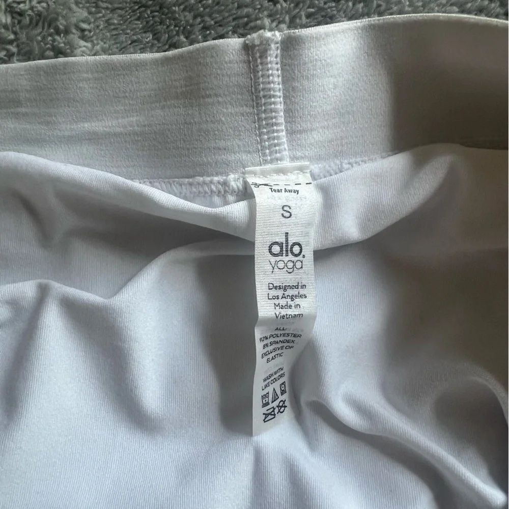 ALO Varsity Tennis skirt in white! Excellent condition!